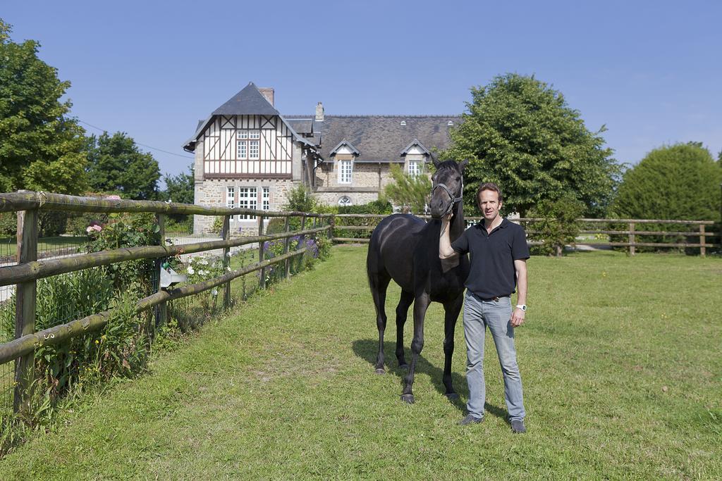 Clerval Maison D'Hotes Et Gites Dragey Bagian luar foto
